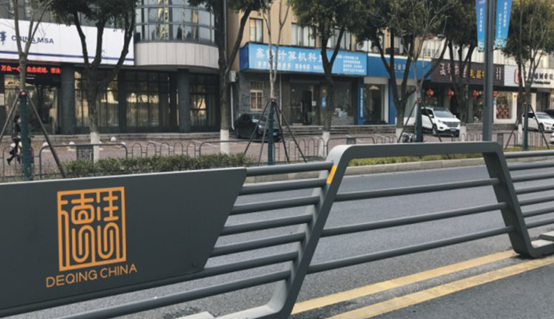 公路護(hù)欄